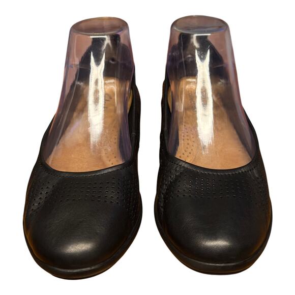 CLARKS Jenette Ease Perforated Women's 7.5 Black Leather Super Flex Ballet Flats - Picture 8 of 12